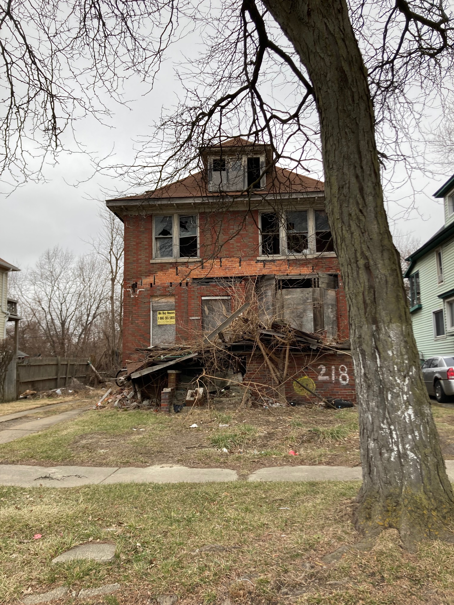 218 W GRAND