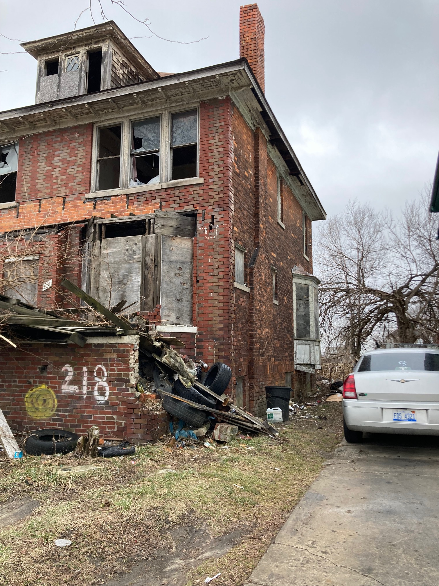 218 W Grand photo