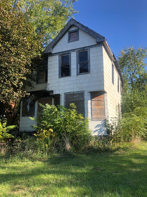 47 W Grand photo
