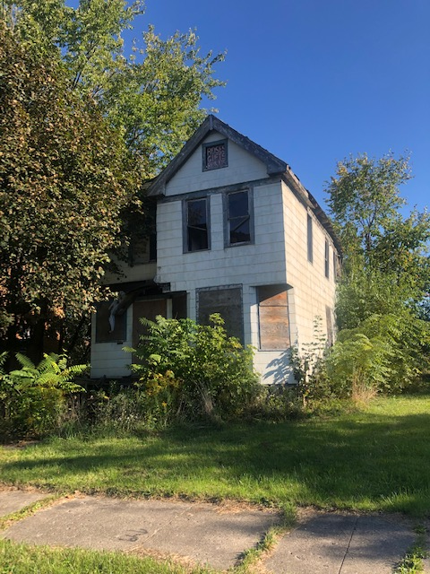 47 W Grand photo
